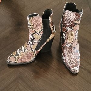 Cowboy bootie